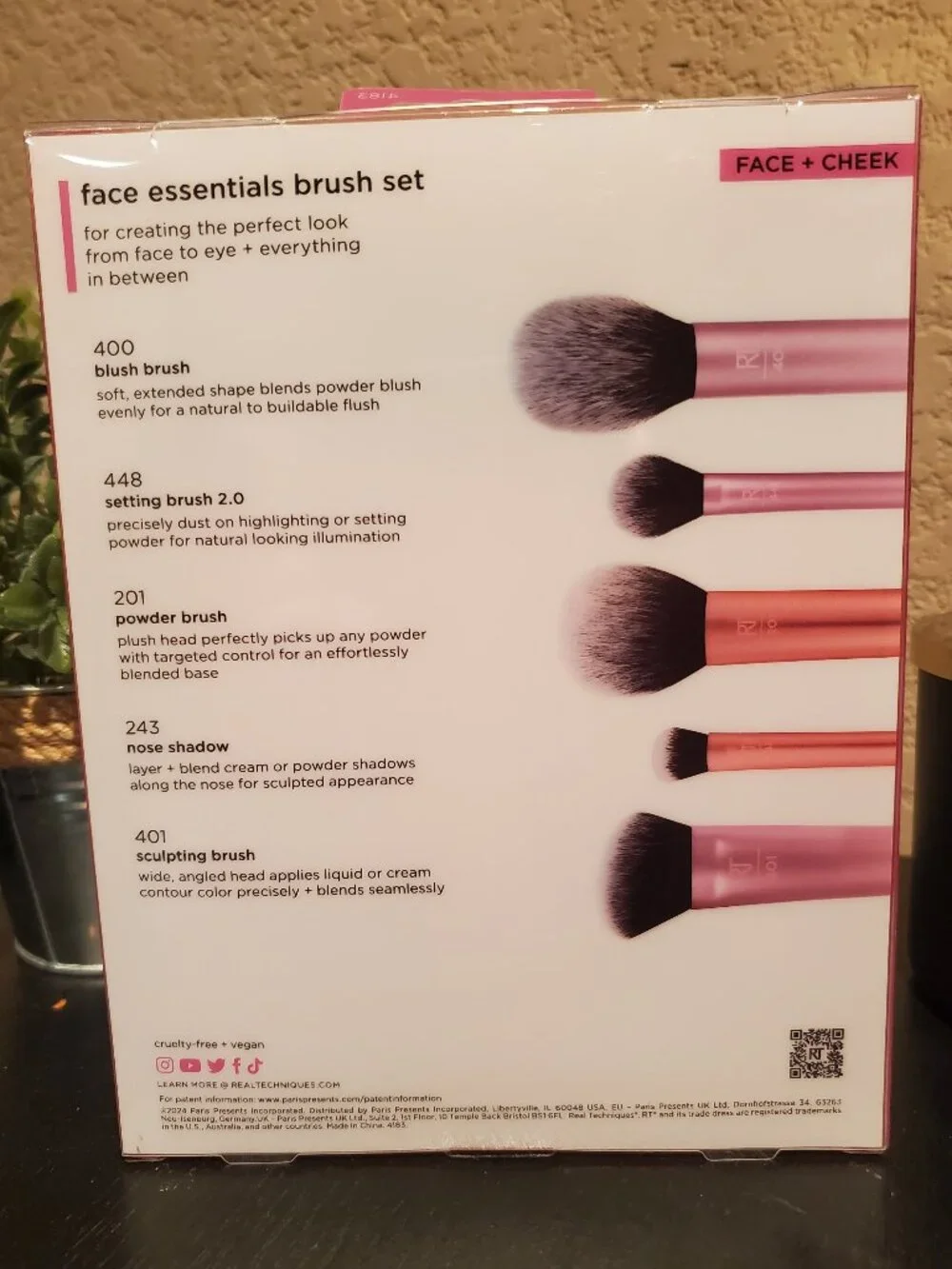 Real Techniques 5 pc. Face Essentials Brush Set - Brand New